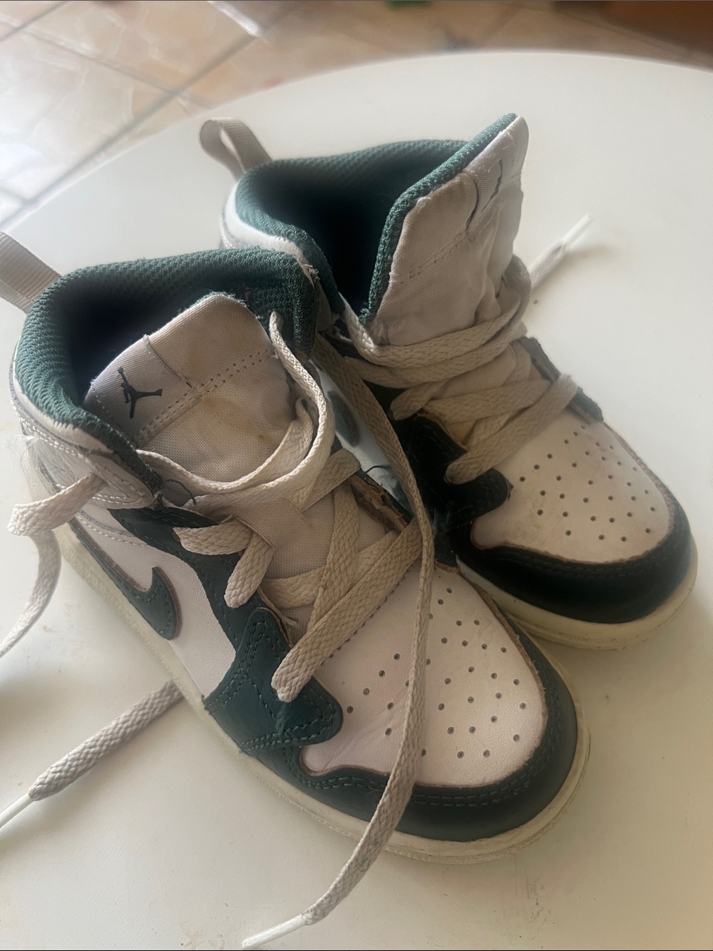 Nike Kids High-Top Sneakers in White and Dark Green